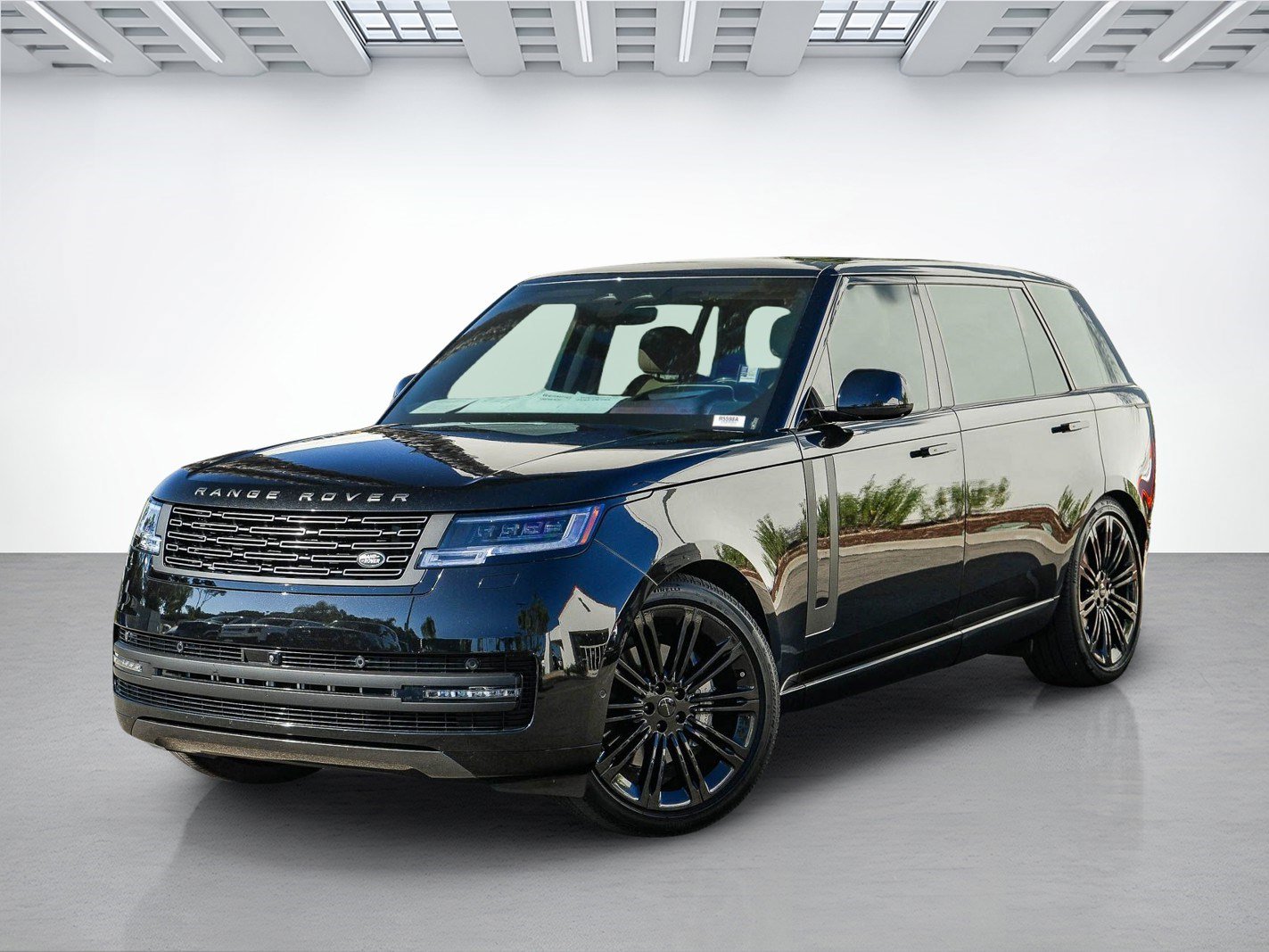 Certified 2026 Land Rover Range Rover Long Wheelbase SE AWD/4WD image 1