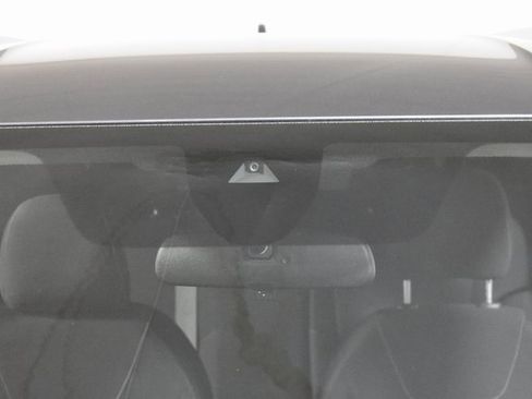 Used 2021 Nissan Kicks SV image 35