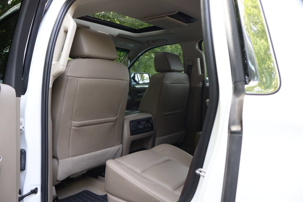 Used 2018 Chevrolet Tahoe Premier AWD/4WD image 45