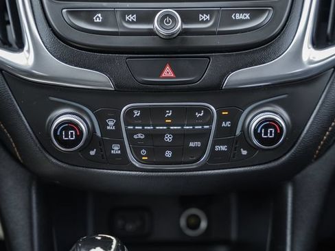 Used 2018 Chevrolet Equinox Premier FWD image 25