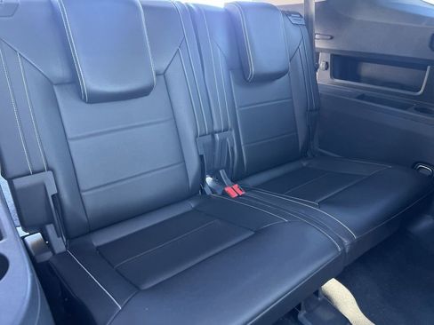 Used 2021 Volkswagen Atlas SE image 24