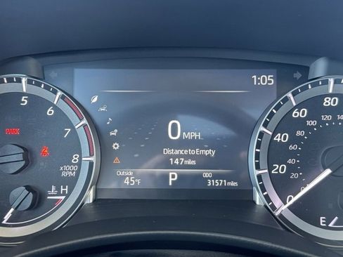 Used 2023 Toyota Highlander XLE image 13