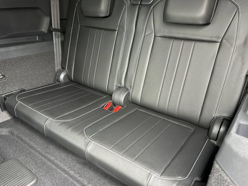 Used 2022 Volkswagen Tiguan SE R-Line FWD image 15