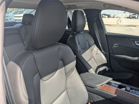 Used 2024 Volvo S60 B5 Plus FWD image 18