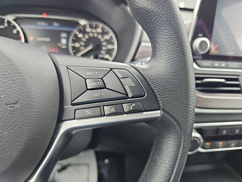 Used 2023 Nissan Altima 2.5 SV FWD image 18