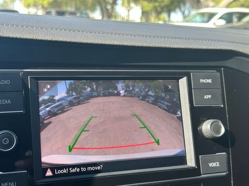 Used 2023 Volkswagen Jetta SE FWD image 18