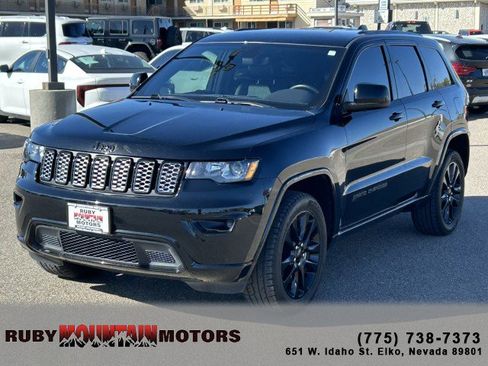 Used 2020 Jeep Grand Cherokee Altitude AWD/4WD image 3