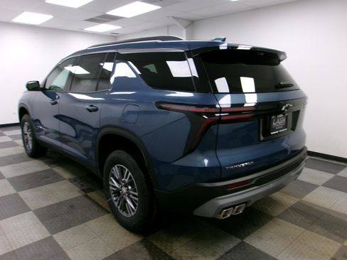 New 2026 Chevrolet Traverse LT w/ Driver Confidence Package FWD image 2