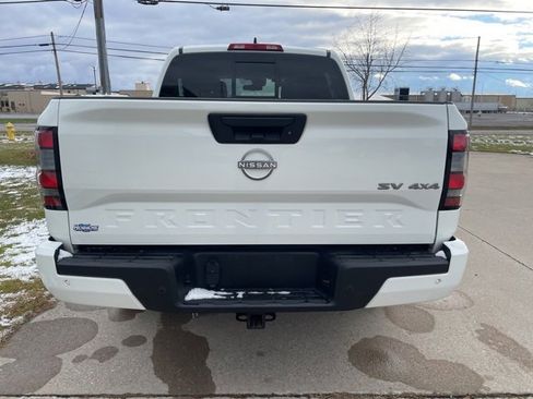 Used 2024 Nissan Frontier SV w/ SV Convenience Package image 11