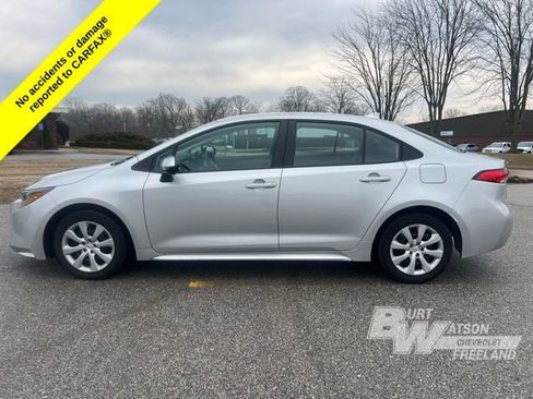 Used 2025 Toyota Corolla LE image 3