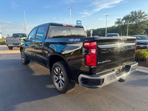 Used 2024 Chevrolet Silverado 1500 LT AWD/4WD image 6