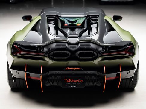 Used 2024 Lamborghini Revuelto AWD/4WD image 29