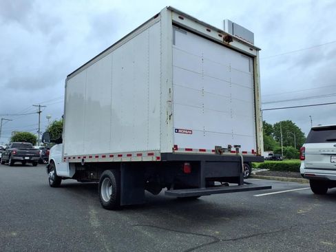 Used 2019 Chevrolet Express 3500 w/ Power Convenience Package image 13