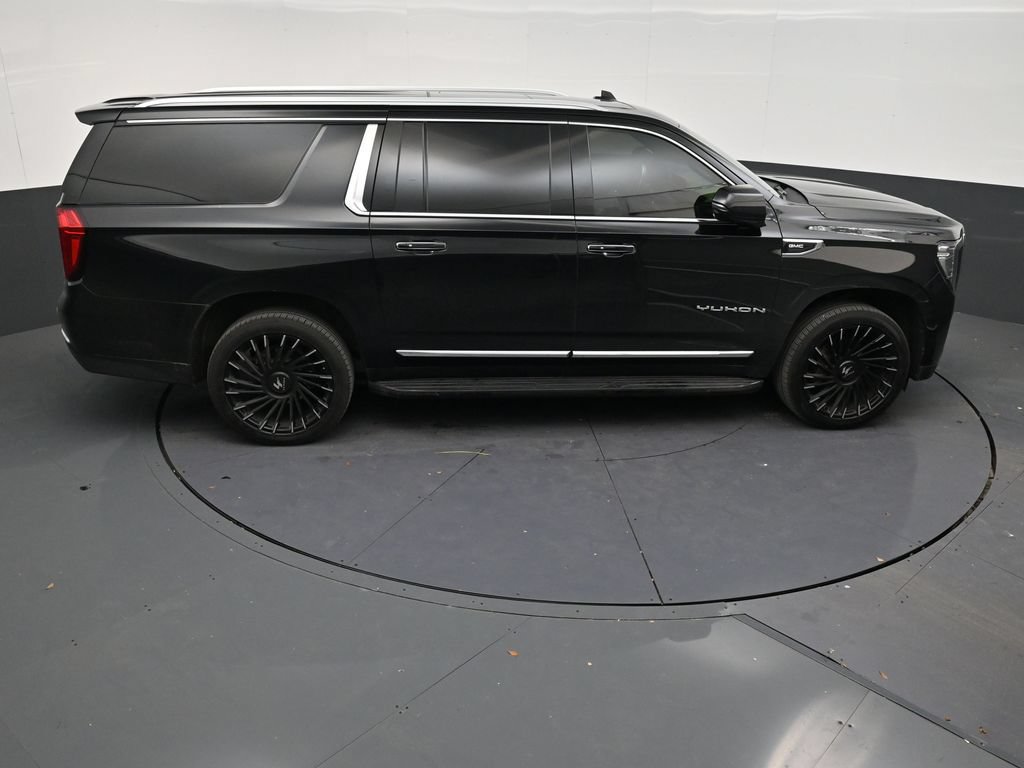 Used 2023 GMC Yukon XL SLT w/ SLT Luxury Package RWD image 17