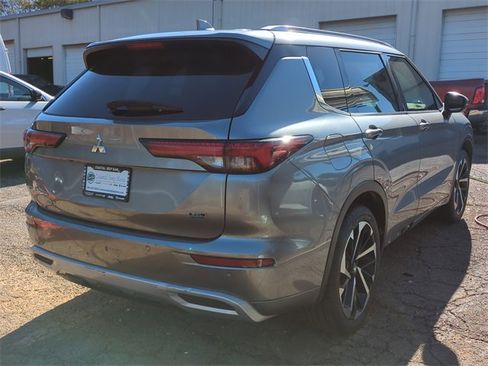 Used 2022 Mitsubishi Outlander SEL image 4
