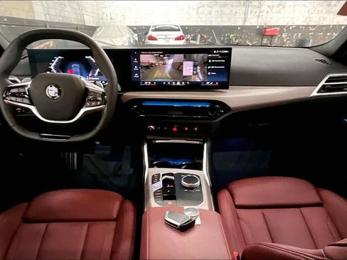 Used 2025 BMW 330i 330i w/ Convenience Package image 17