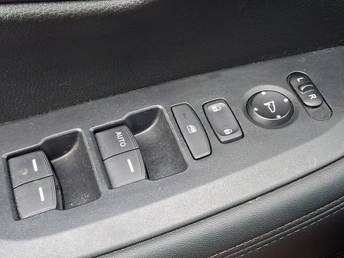 Used 2023 Honda HR-V LX image 19