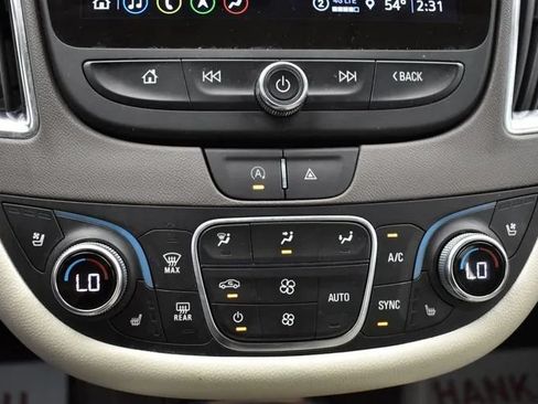 Used 2024 Chevrolet Malibu LT FWD image 32