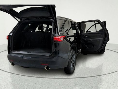 Used 2023 Chevrolet Traverse RS FWD image 12
