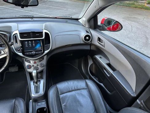 Used 2017 Chevrolet Sonic Premier image 30