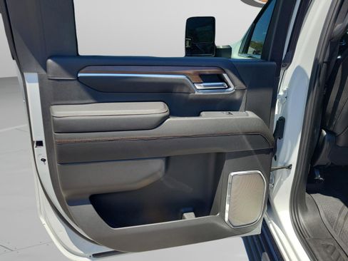 Used 2024 Chevrolet Silverado 2500 High Country w/ High Country Premium Package AWD/4WD image 13