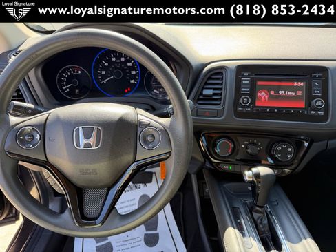Used 2017 Honda HR-V LX image 17