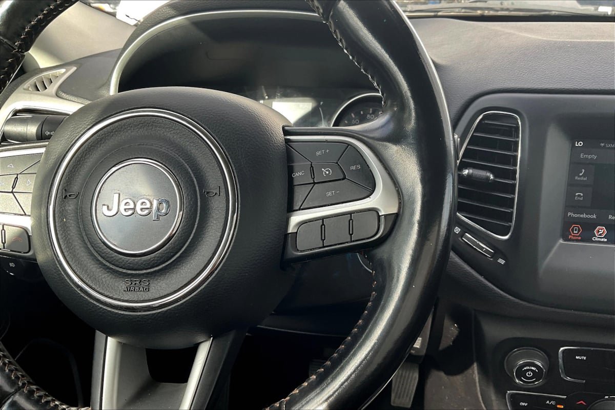 Used 2020 Jeep Compass Latitude FWD image 19