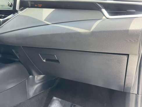 Used 2021 Toyota Corolla LE FWD image 62