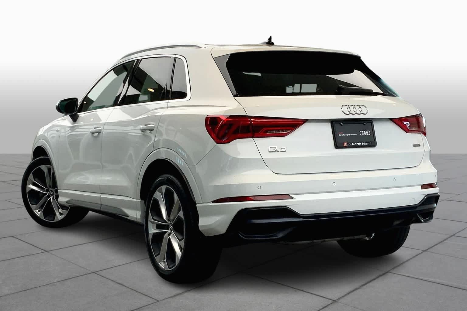 Used 2020 Audi Q3 2.0T Premium Plus w/ Premium Plus Package AWD/4WD image 12