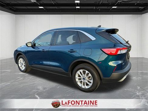 Used 2020 Ford Escape SE image 3