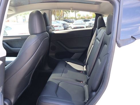 Used 2024 Tesla Model Y Long Range AWD/4WD image 35