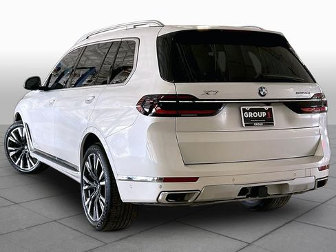 Used 2023 BMW X7 xDrive40i w/ Executive Package AWD/4WD image 11