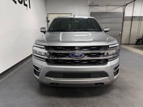 Used 2024 Ford Expedition Limited AWD/4WD image 3