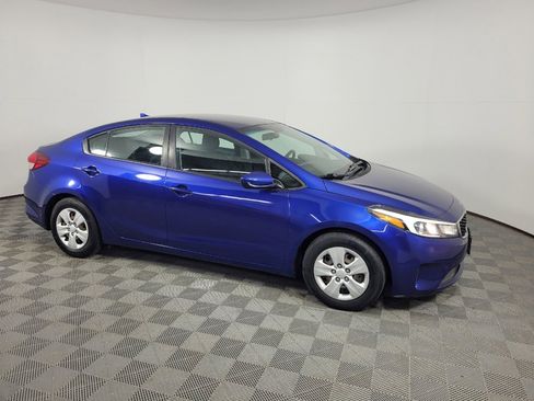 Used 2017 Kia Forte LX FWD image 11