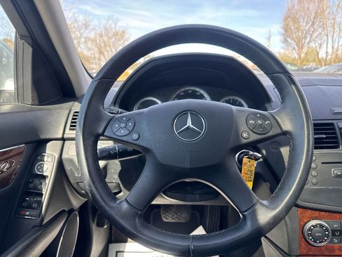 Used 2009 Mercedes-Benz C 300 4MATIC Sedan image 18