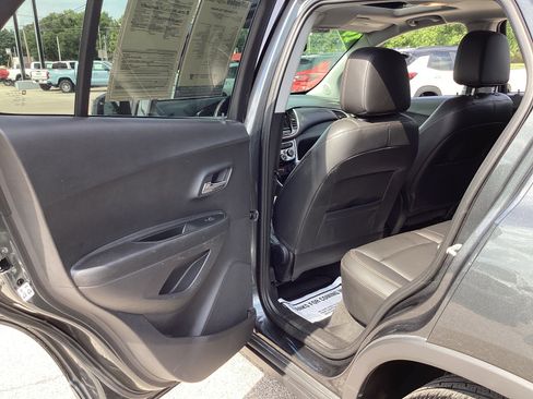 Used 2019 Chevrolet Trax Premier image 37