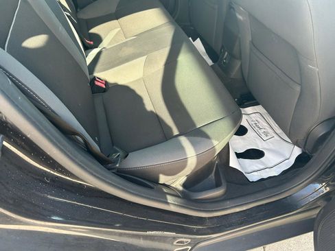 Used 2013 Ford Focus SE w/ SE Winter Pkg FWD image 11