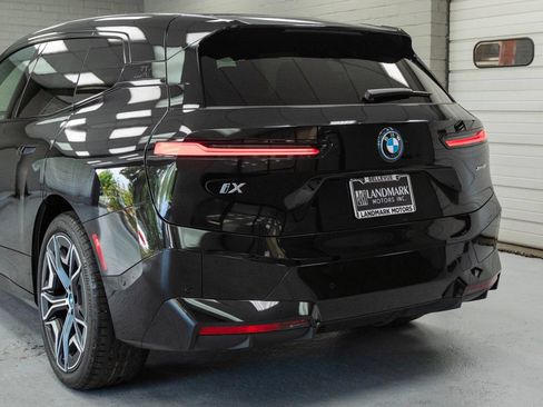 Used 2024 BMW iX xDrive50 w/ Premium Package AWD/4WD image 34