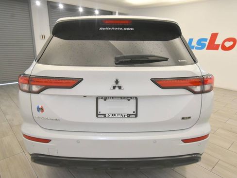 Used 2023 Mitsubishi Outlander SE Black Edition image 4