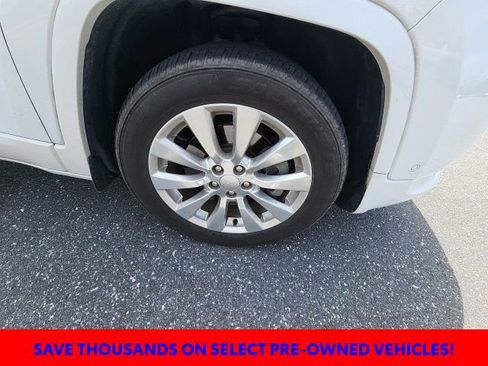 Used 2017 Jeep Cherokee Overland w/ Technology Group FWD image 19