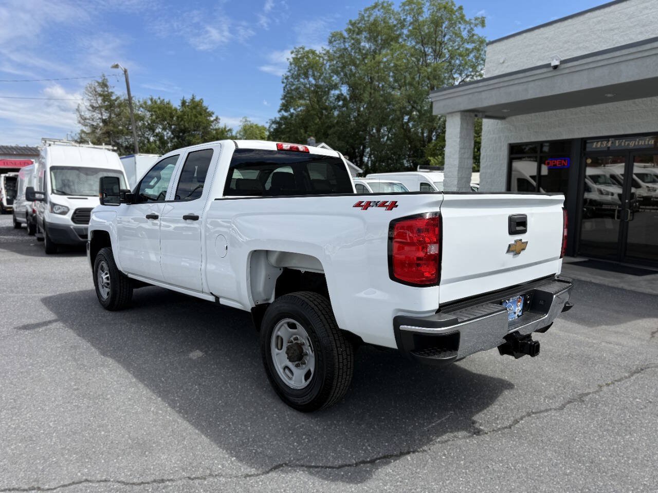 Used 2019 Chevrolet Silverado 2500 W/T AWD/4WD image 2