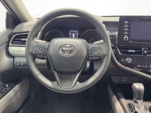Used 2023 Toyota Camry SE FWD image 18