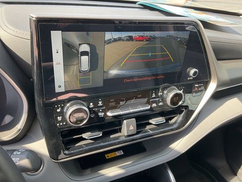 Used 2025 Toyota Highlander Limited image 15
