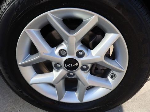 Used 2024 Kia Soul S FWD image 47