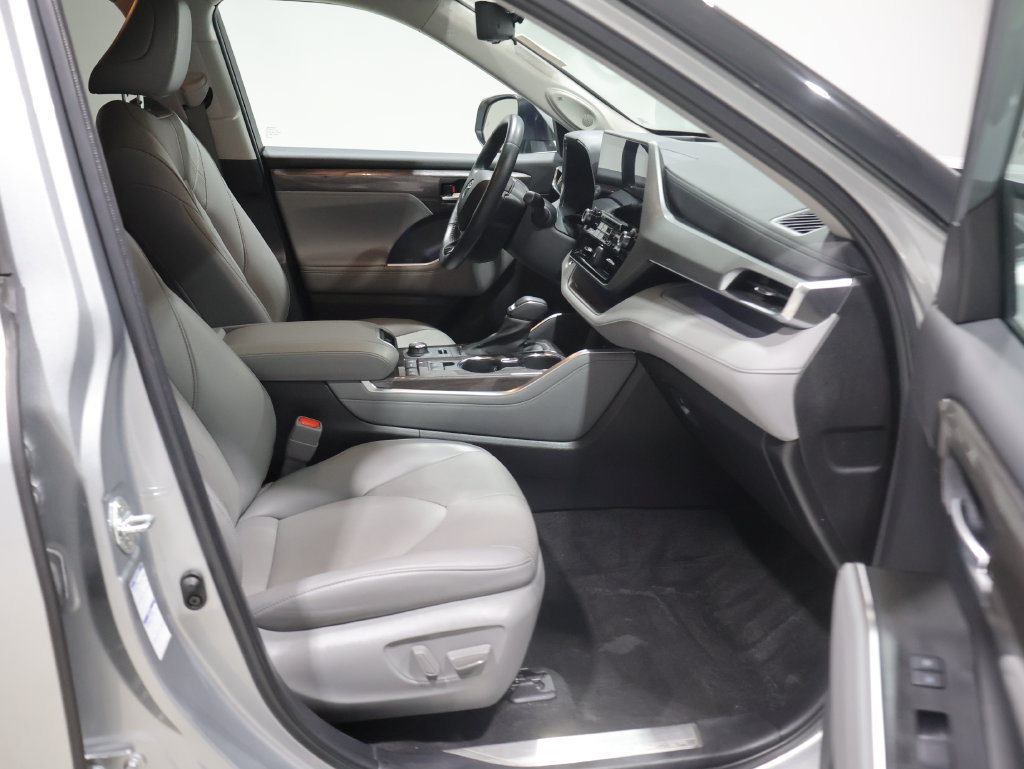 Used 2022 Toyota Highlander Platinum AWD/4WD image 22