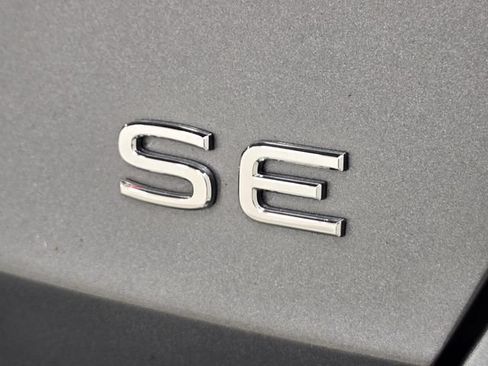 Used 2023 Volkswagen Jetta SE FWD image 11