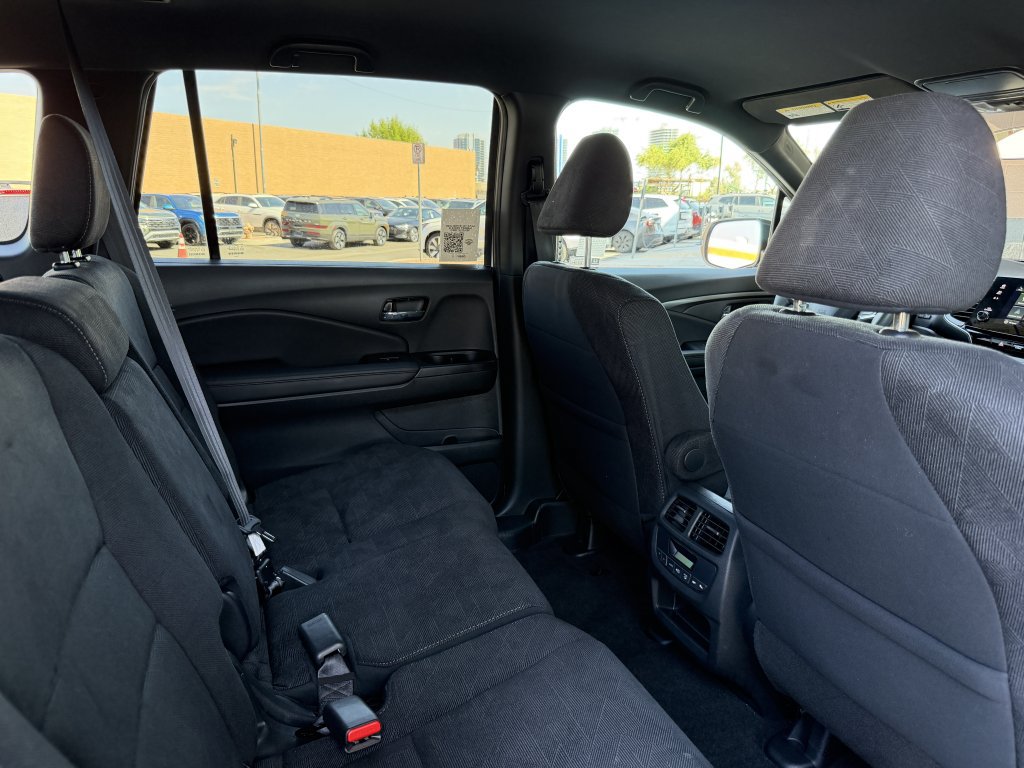 Used 2022 Honda Pilot Sport image 36