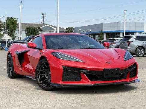 Used 2025 Chevrolet Corvette Z06 w/ Battery Protection Package image 2