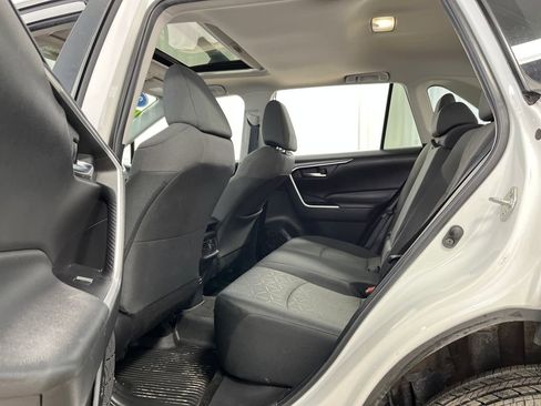 Used 2022 Toyota RAV4 XLE w/ Convenience Package image 27