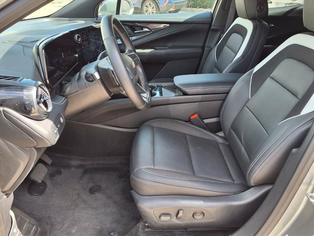 Used 2024 Chevrolet Blazer EV LT AWD/4WD image 14